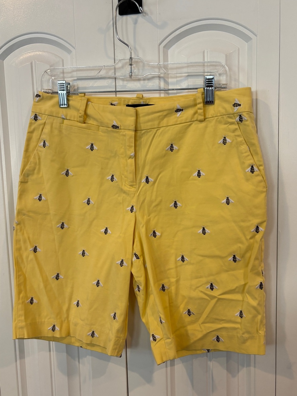 Talbots yellow bumble bee embroidered Bermuda shorts size 8P